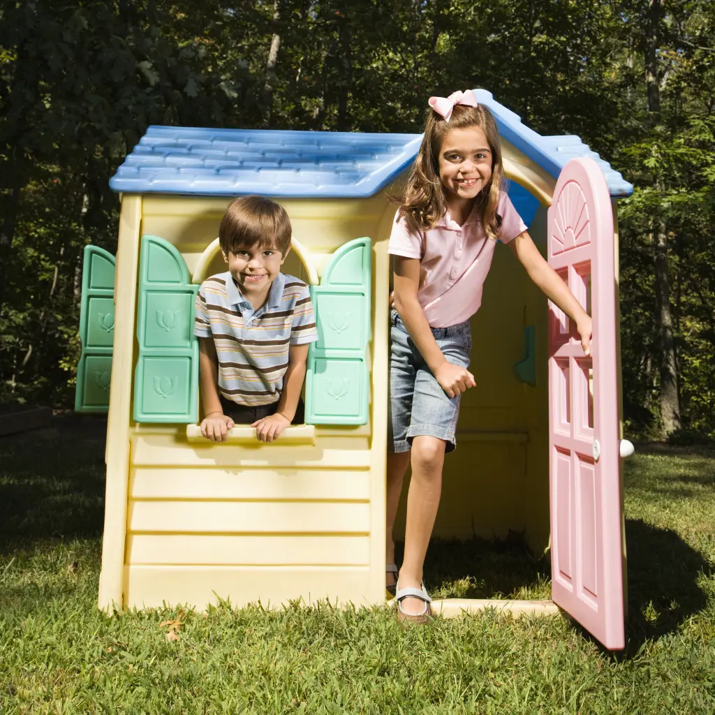 Outdoor Plastic Playhouses vs Wooden Playhouses Which is Better